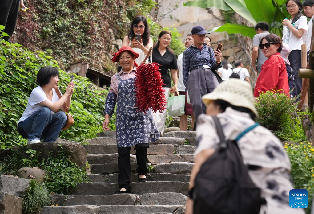 Tourism boom fueled by rural tradition Shaiqiu brings new life to villager in Jiangxi