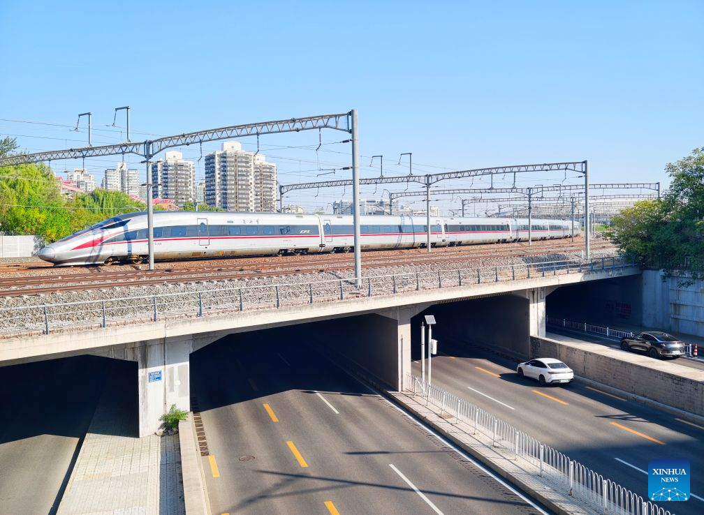 China's railways see holiday return peak amid vibrant tourism market