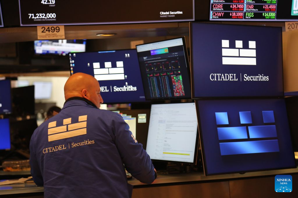 U.S. stocks close lower as Treasury yields touch multi-year highs
