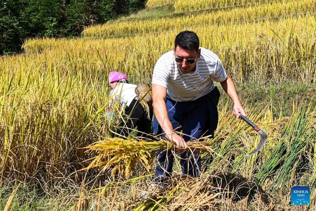 Foreign visitors flock to Longji to experience traditional Chinese rural life