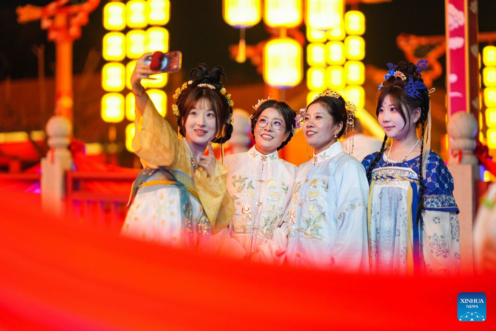 Cultural and tourism complex in Tianjin's ancient town launches trial operation