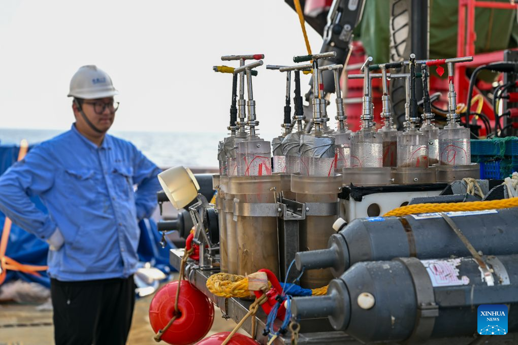 China's manned deep-sea submersible completes 467th dive