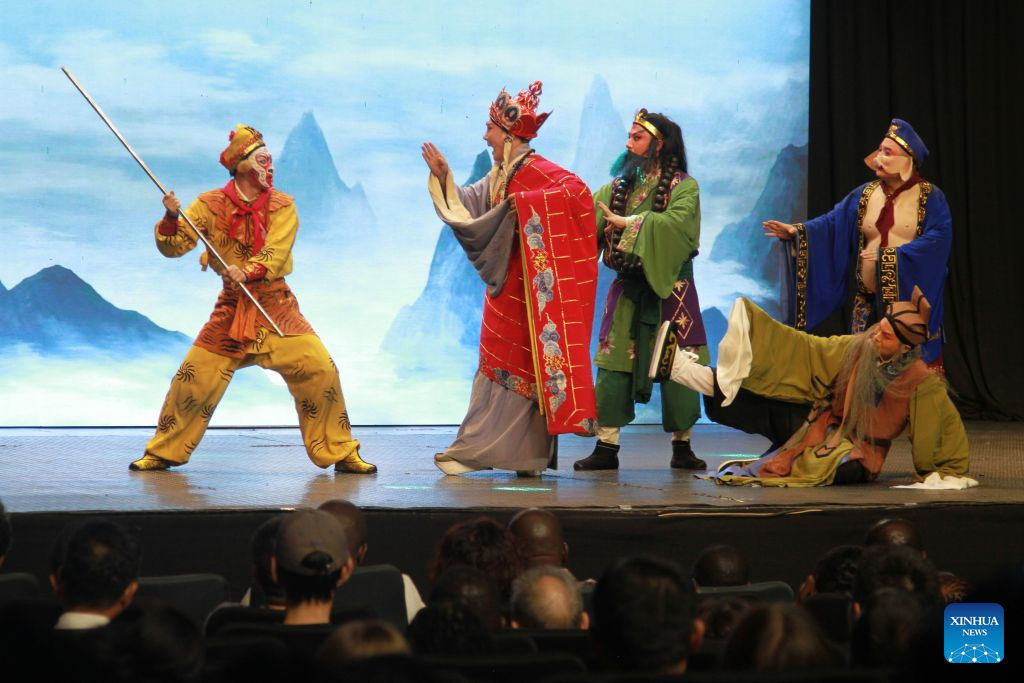 Chinese Wu Opera bridges cultures in Zimbabwe