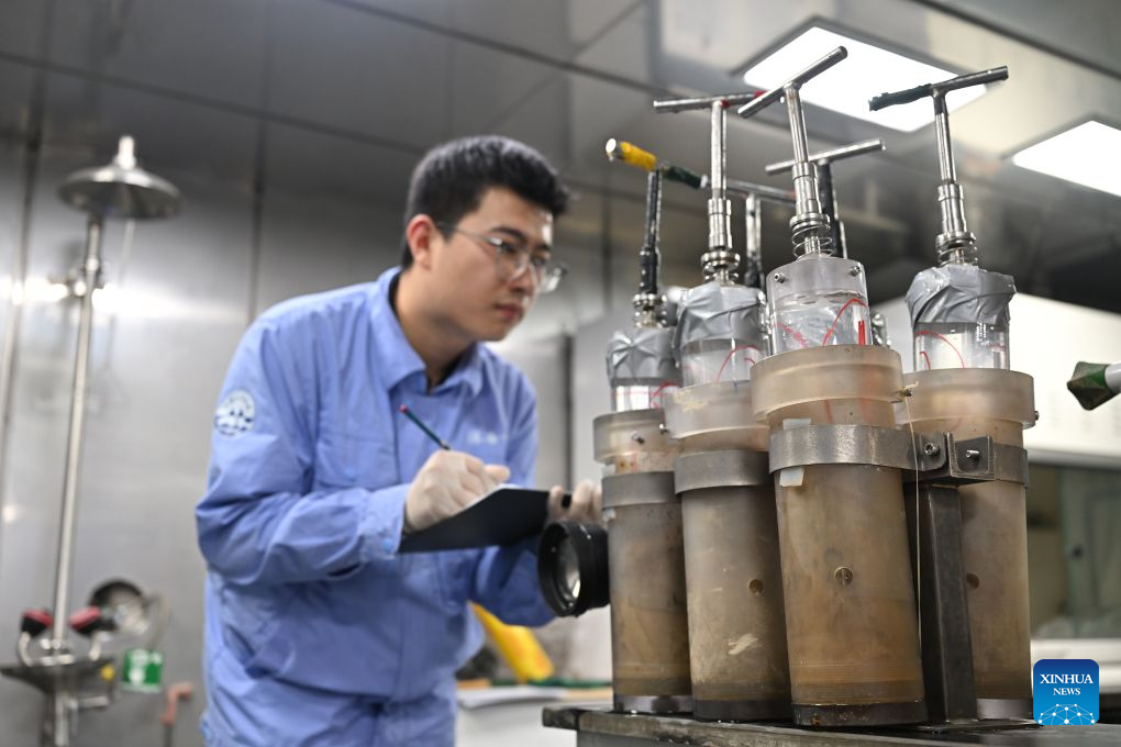 China's manned deep-sea submersible completes 467th dive