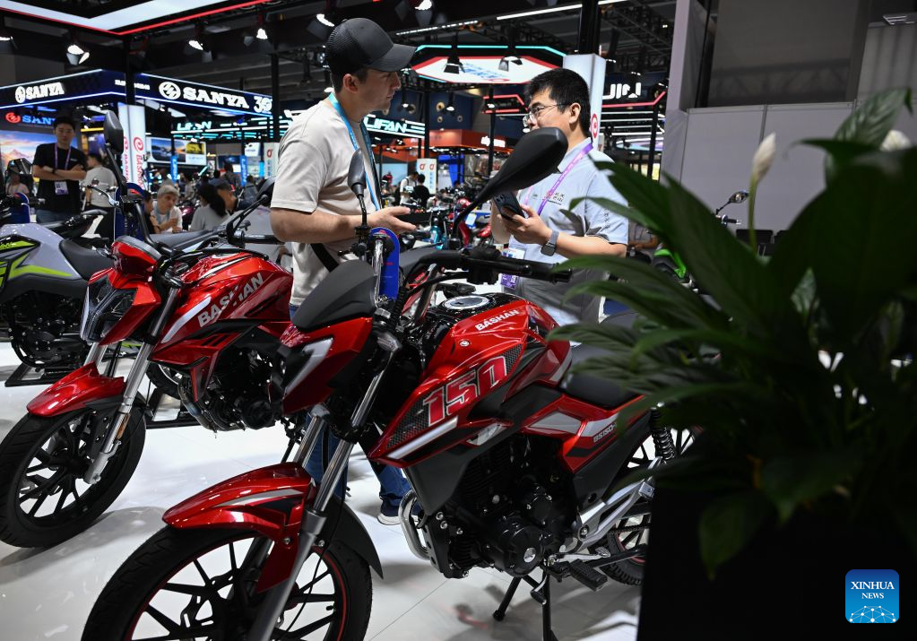 Overseas buyer attendance at first phase of China's Canton Fair hits record high