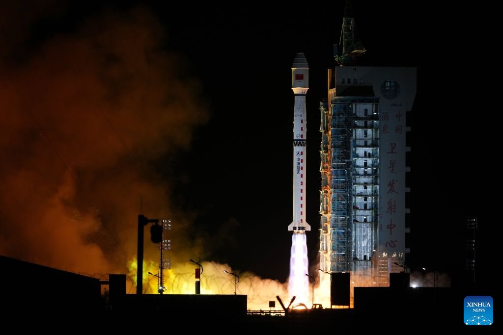 China launches new remote sensing satellite groups