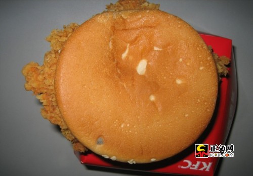 肯德基汉堡现霉点拒公开道歉 法院判十倍赔偿消费者