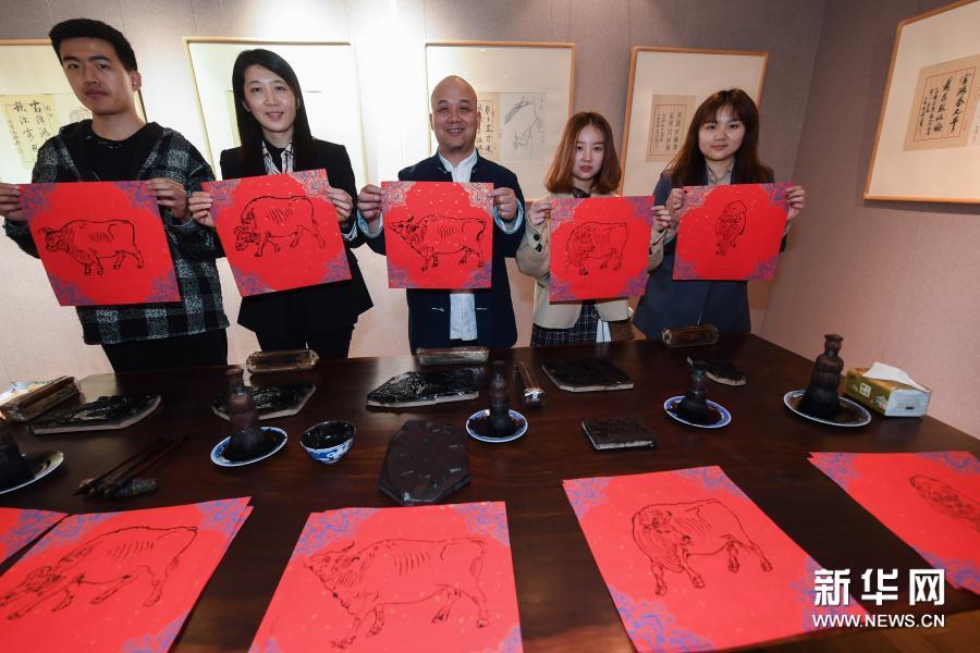 杭州高校举办国家级非遗木版水印艺术作品展