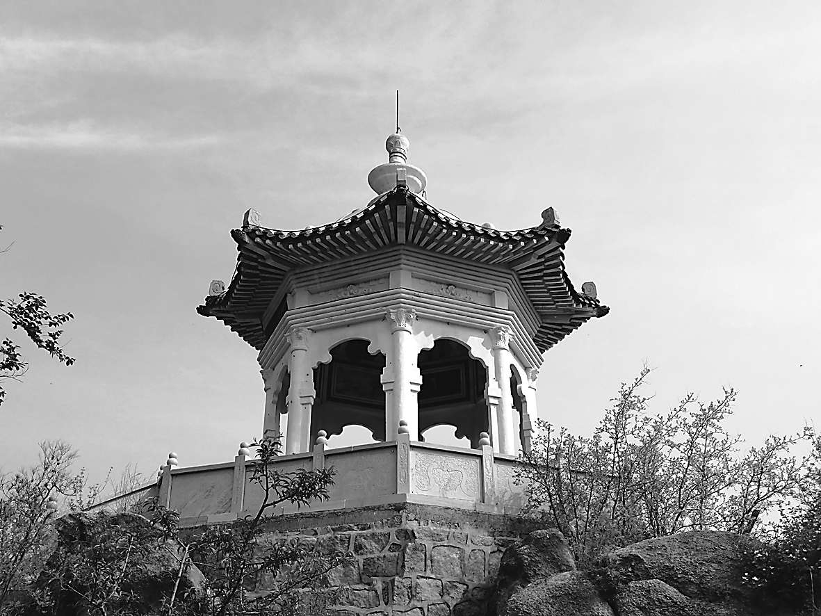 乡土民情提供灵感，庙会见闻写入《远征》，他在北京西山一座小庙里完成诺奖巨作