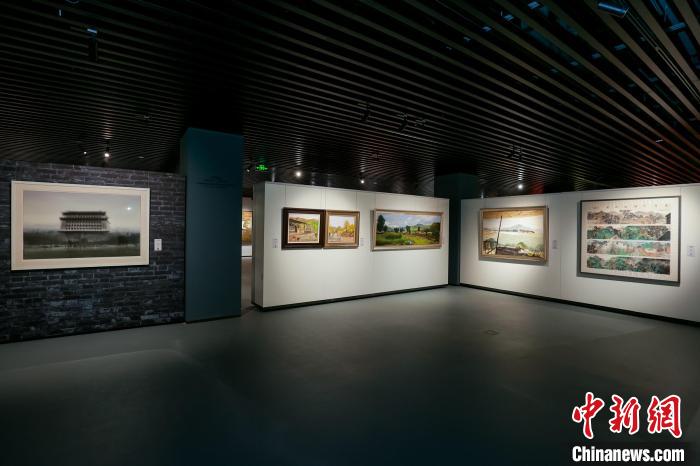图为北京市文联创展空间展出的“丹青北京——美术精品展”。北京市文联供图 北京市文联供图