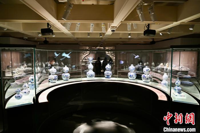 “浮华·仙境──嘉靖皇帝的虚拟世界”展览。　李志华 摄