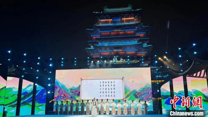 滕王阁前诵经典 “江西诗派”经典诗会南昌上演