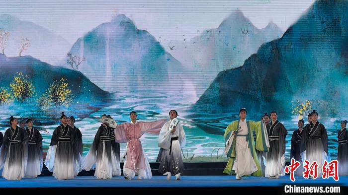滕王阁前诵经典 “江西诗派”经典诗会南昌上演