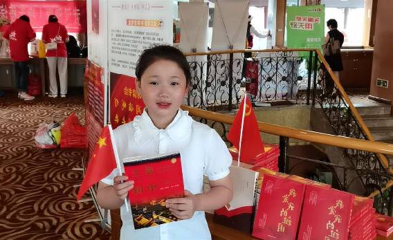 “7·16国际渡江文化节”暨《爱上湖北》系列书籍启动仪式在汉举行