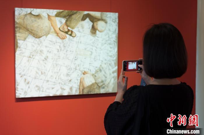 法国青年艺术家柯洛伊驻地展览在京亮相