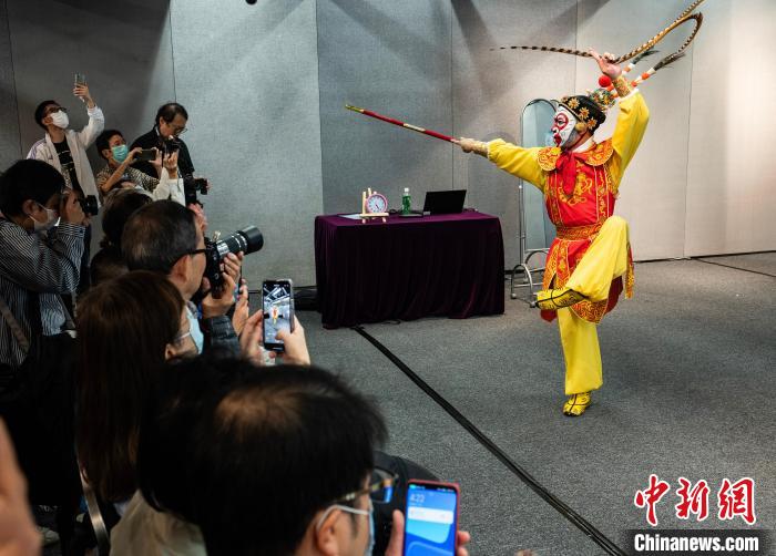 香港举办“粤剧日”活动令市民走近传统戏曲“幕后”