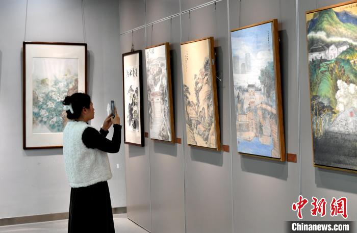 书里榕城画千年：福州书画艺术家作品展开展