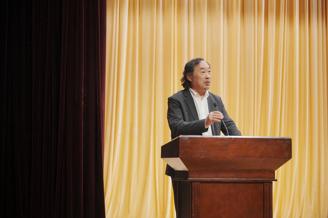中外学者相聚西昌分析吉狄马加诗歌：“开辟出一条独特的路径”