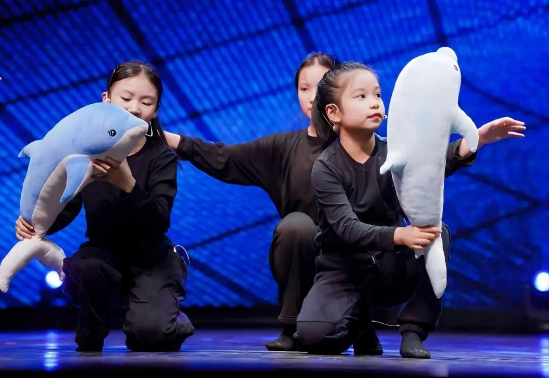 童阅京彩 智引未来——2025年东城区红领巾读书活动总结汇报展演成功举办