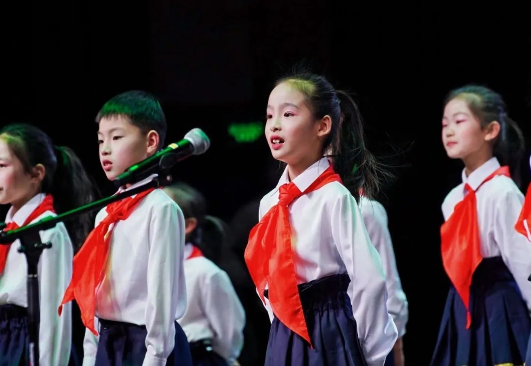 童阅京彩 智引未来——2025年东城区红领巾读书活动总结汇报展演成功举办