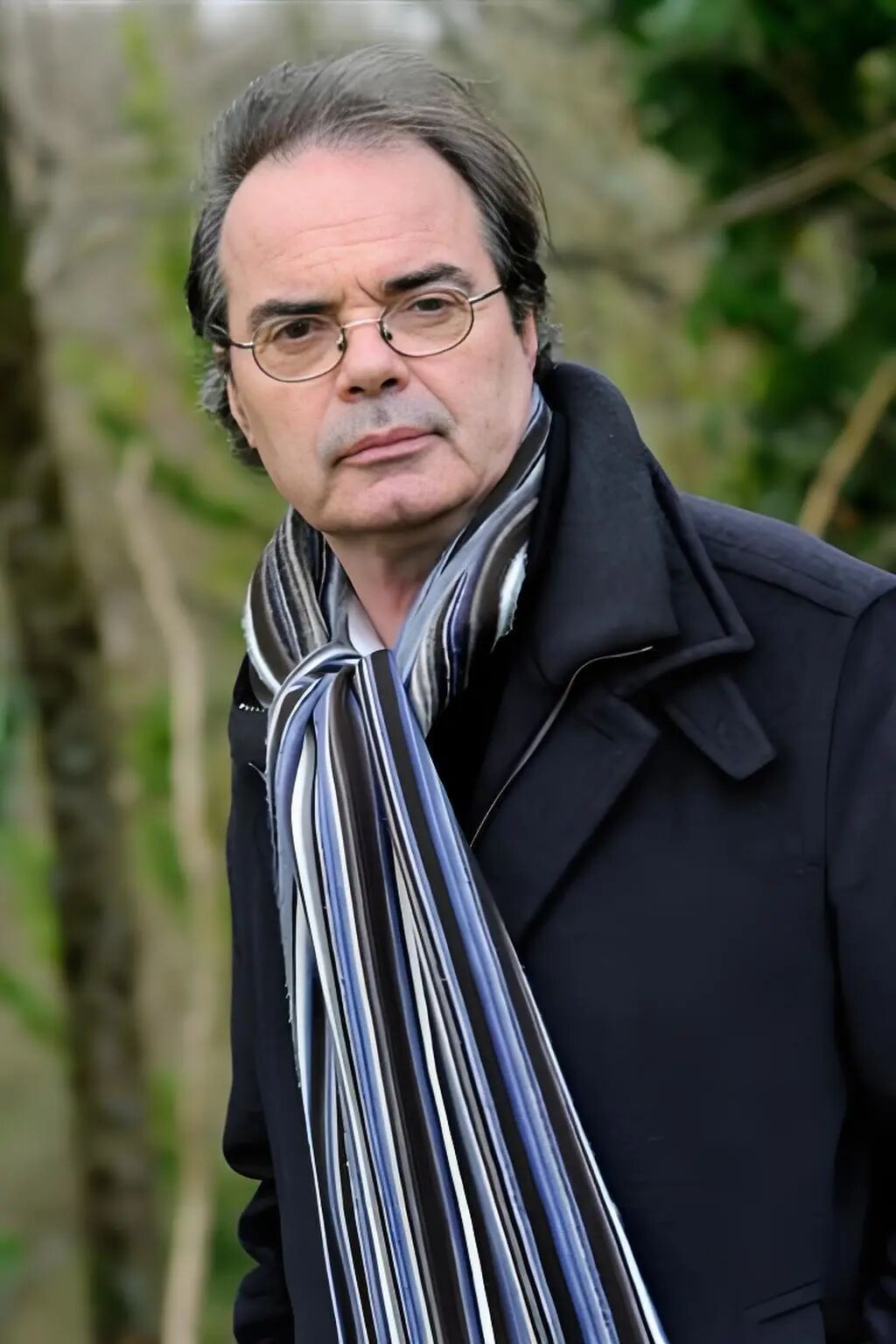 伊冯·勒芒:吉狄马加的诗歌,通过鹰,呼唤天空,通过人,呼唤大地