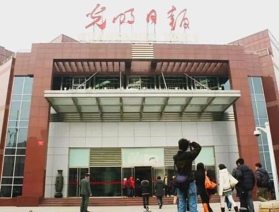 赵德润：送光春书记远行