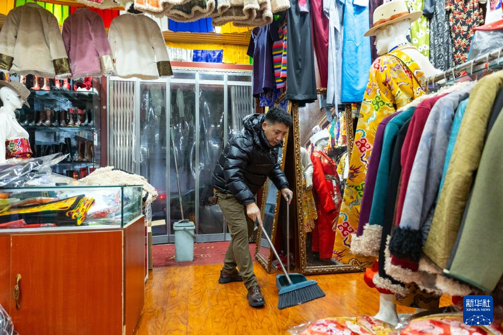 图片故事丨“老家、成都，都是家”——藏族商人尼玛王登的成都生活