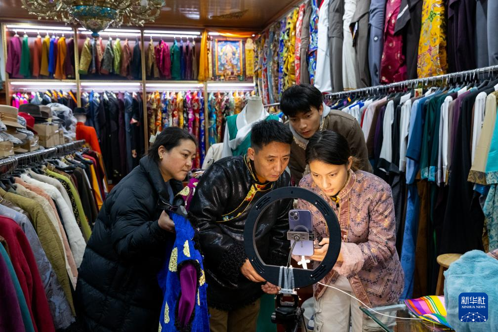 图片故事丨“老家、成都，都是家”——藏族商人尼玛王登的成都生活