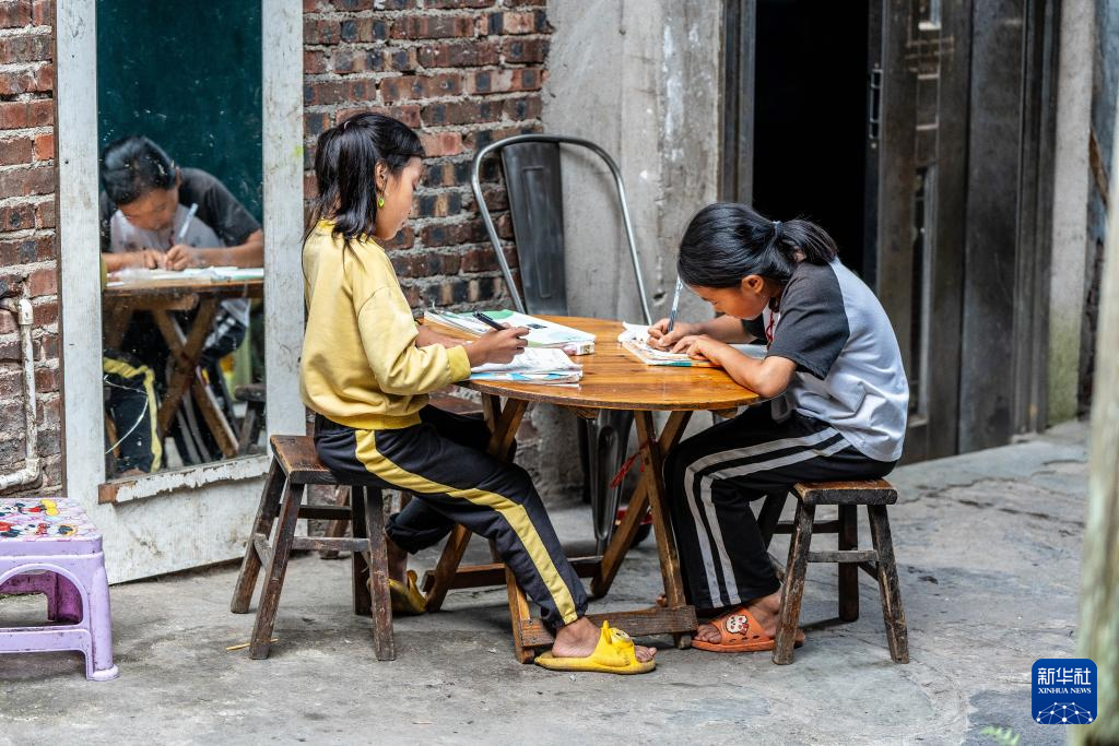 文化中国行·传统村落人文影像志｜岜沙村：“最后的枪手部落”