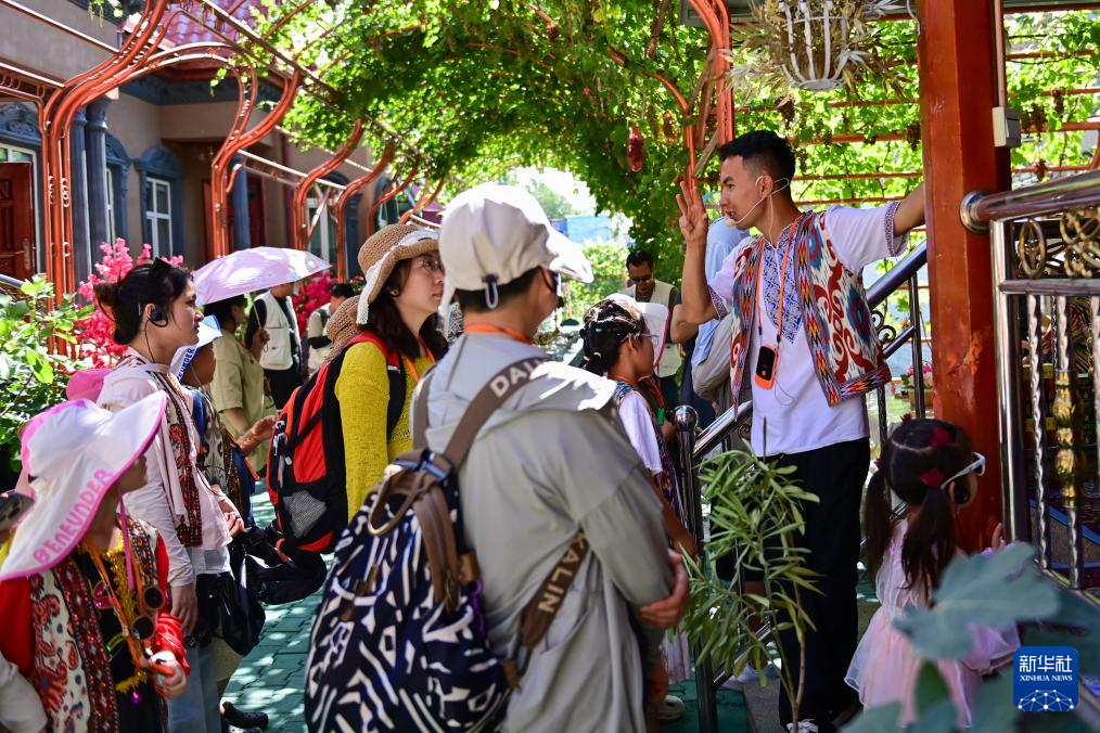 新疆伊宁：老城焕发新活力 文旅融合促发展