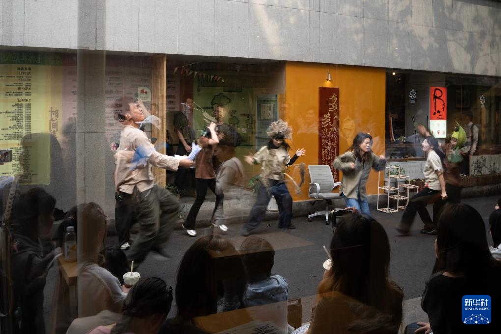成都街巷的社区戏剧节