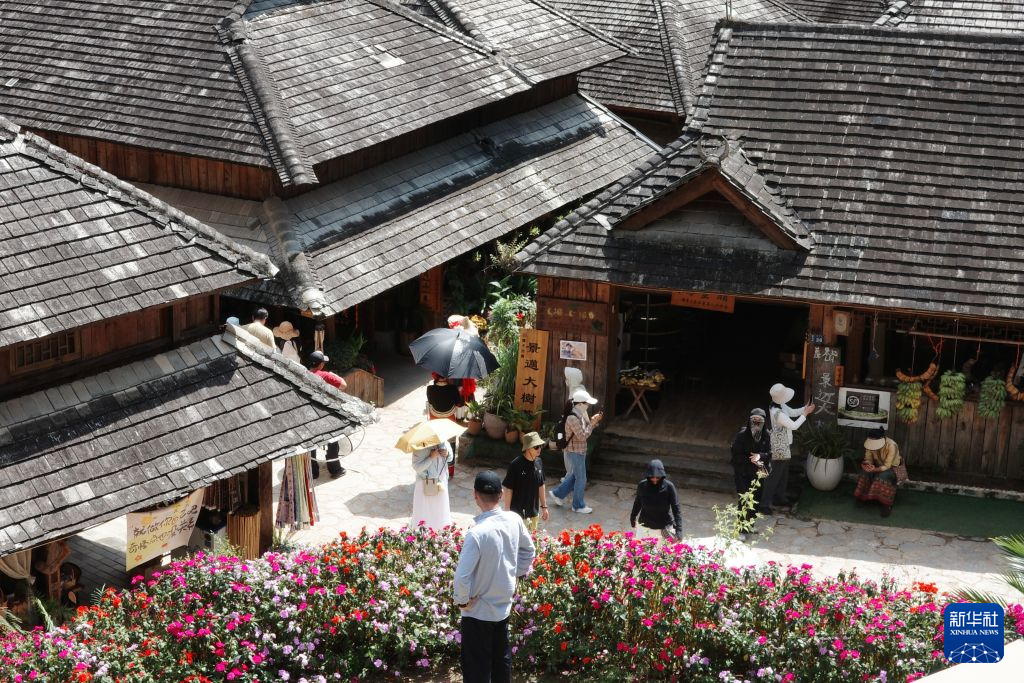铸牢共同体 中华一家亲|文旅融合为传统村寨添活力