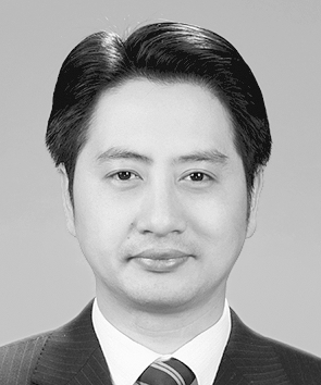 全国人大代表,重庆市巫溪县委书记郑向东:给留守儿童一个"乐和之家"